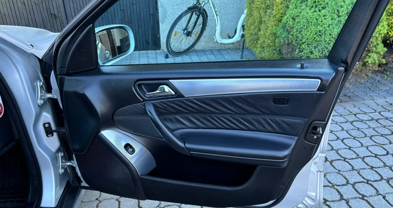 Mazda MX-30 cena 168600 przebieg: 1, rok produkcji 2023 z Rzgów małe 37